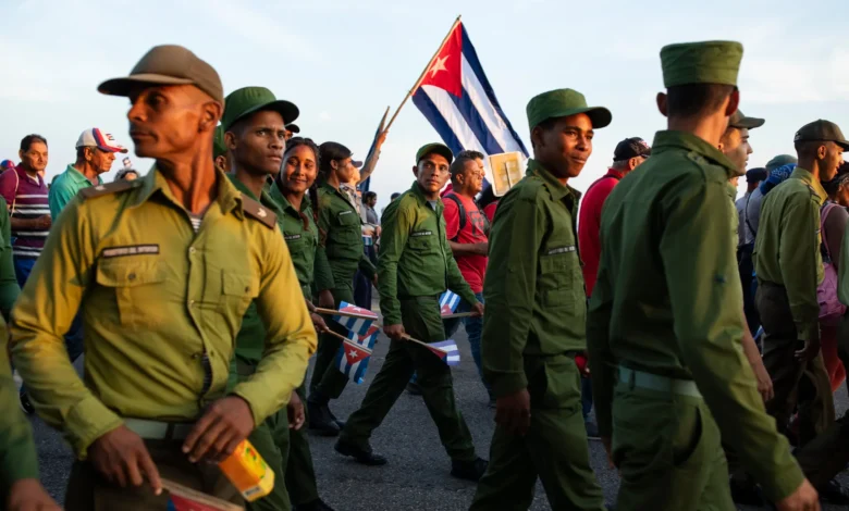 El viernes por la mañana comenzaron las celebraciones del Primero de Mayo en La Habana. Créditos: Lisette Poole para The New York Times
